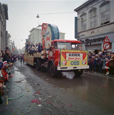 PaulvanderWerff_carnavaljarenzenvetig_Unoxwagen (jpg)